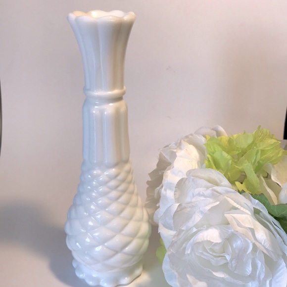 Accents Vintage Pineapple Bud Vase White Milk Glass Poshmark